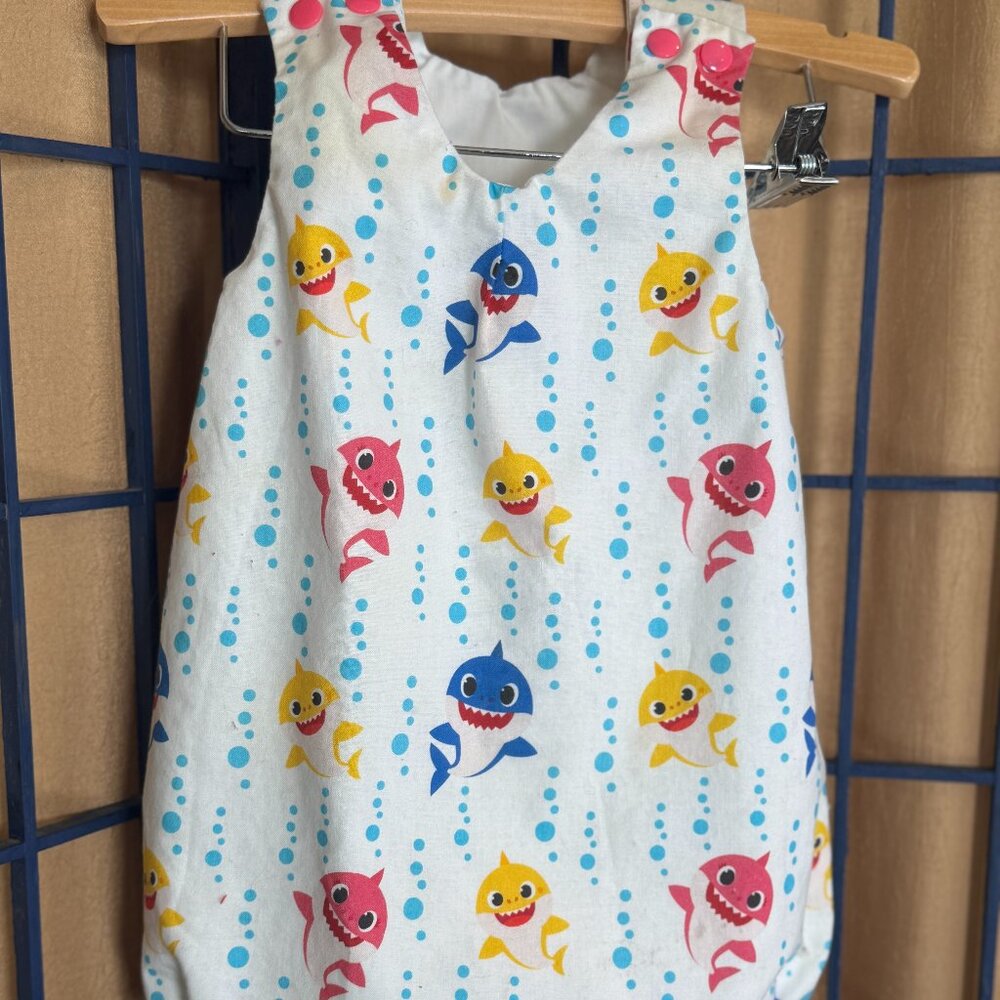 Zoey’s Kids 3T Baby Shark snap romper, Sleeveless, play condition